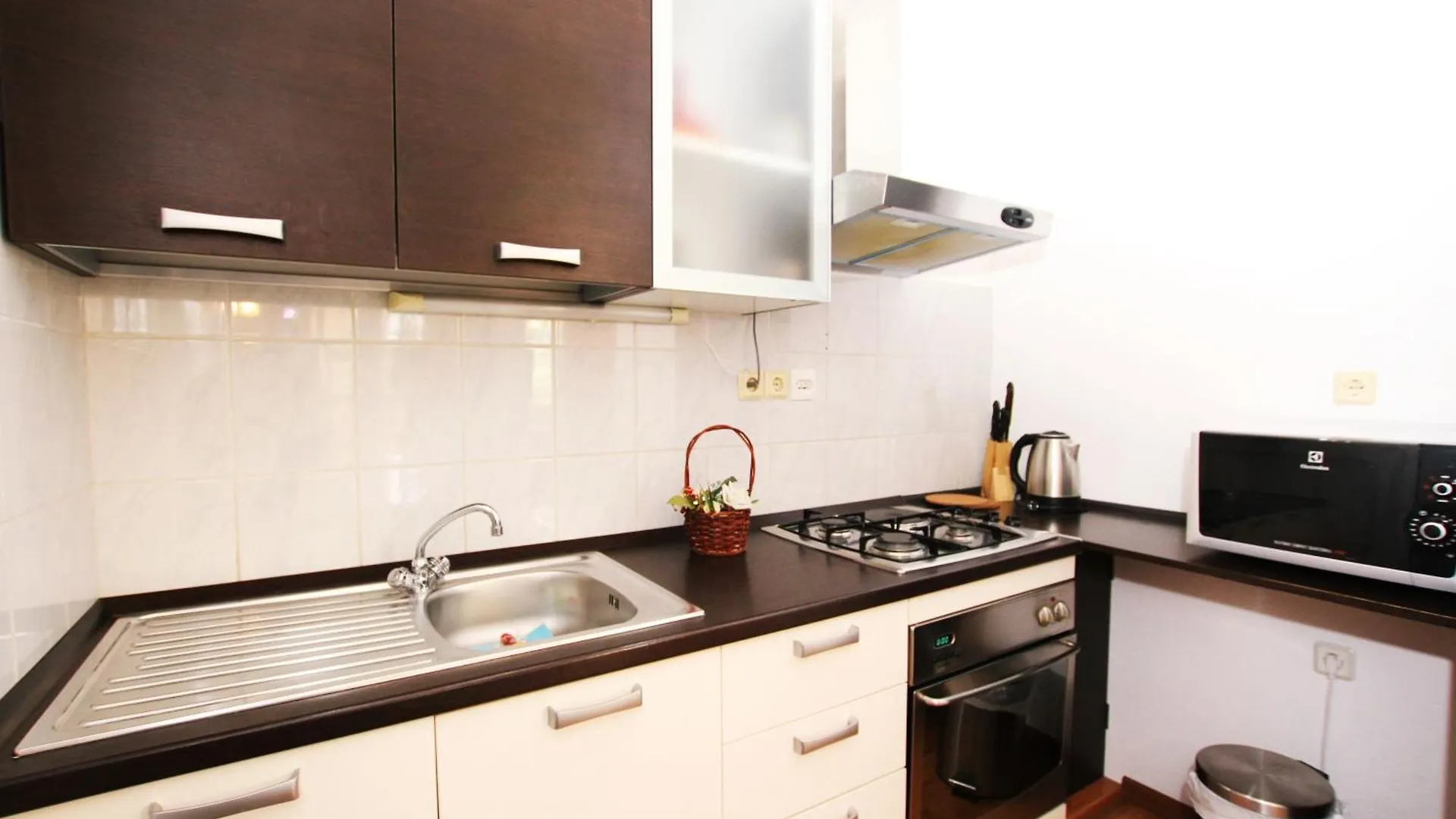 Apartments Tomi & Ivana Trogir 0*,