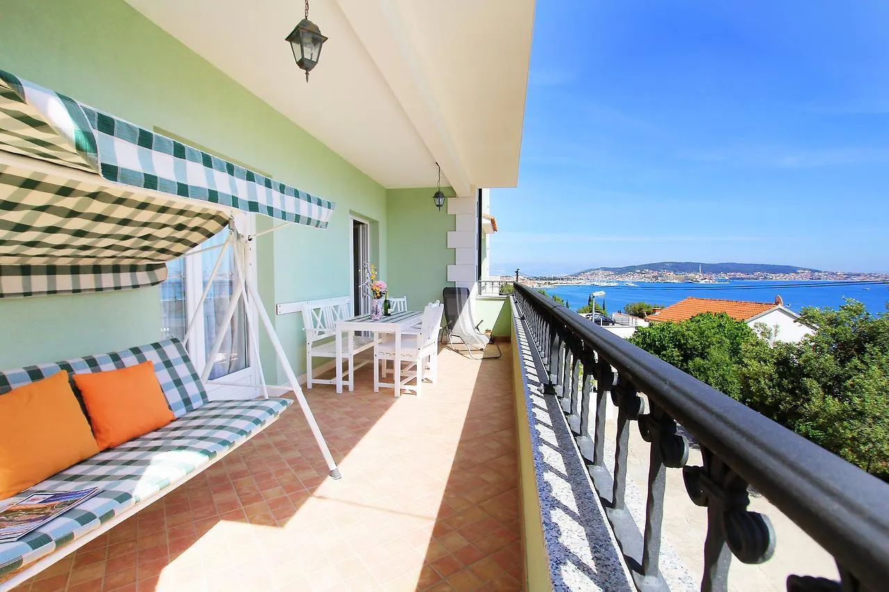 Apartments Tomi & Ivana Trogir 0*,  Croacia
